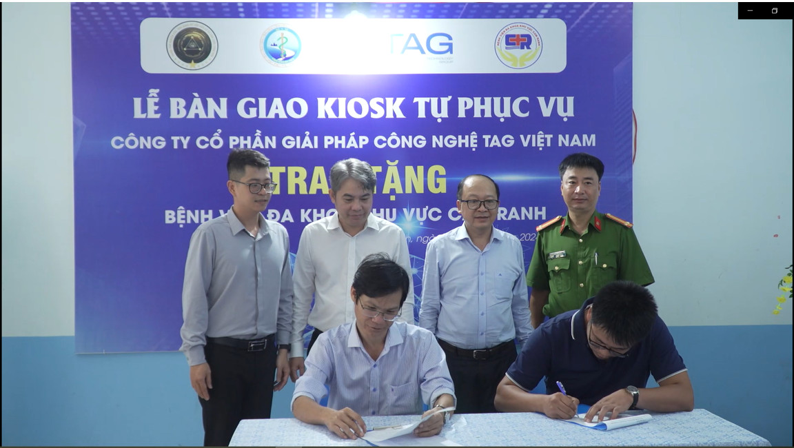 Trao tặng Kiosk tự phục vụ cho Bệnh viện Đa khoa khu vực Cam Ranh